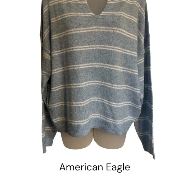 NWT American Eagle  Blue/White LIGHTWEIGHT V-Neck SPRING SWEATER   SMALL  #4 - Picture 3 of 13